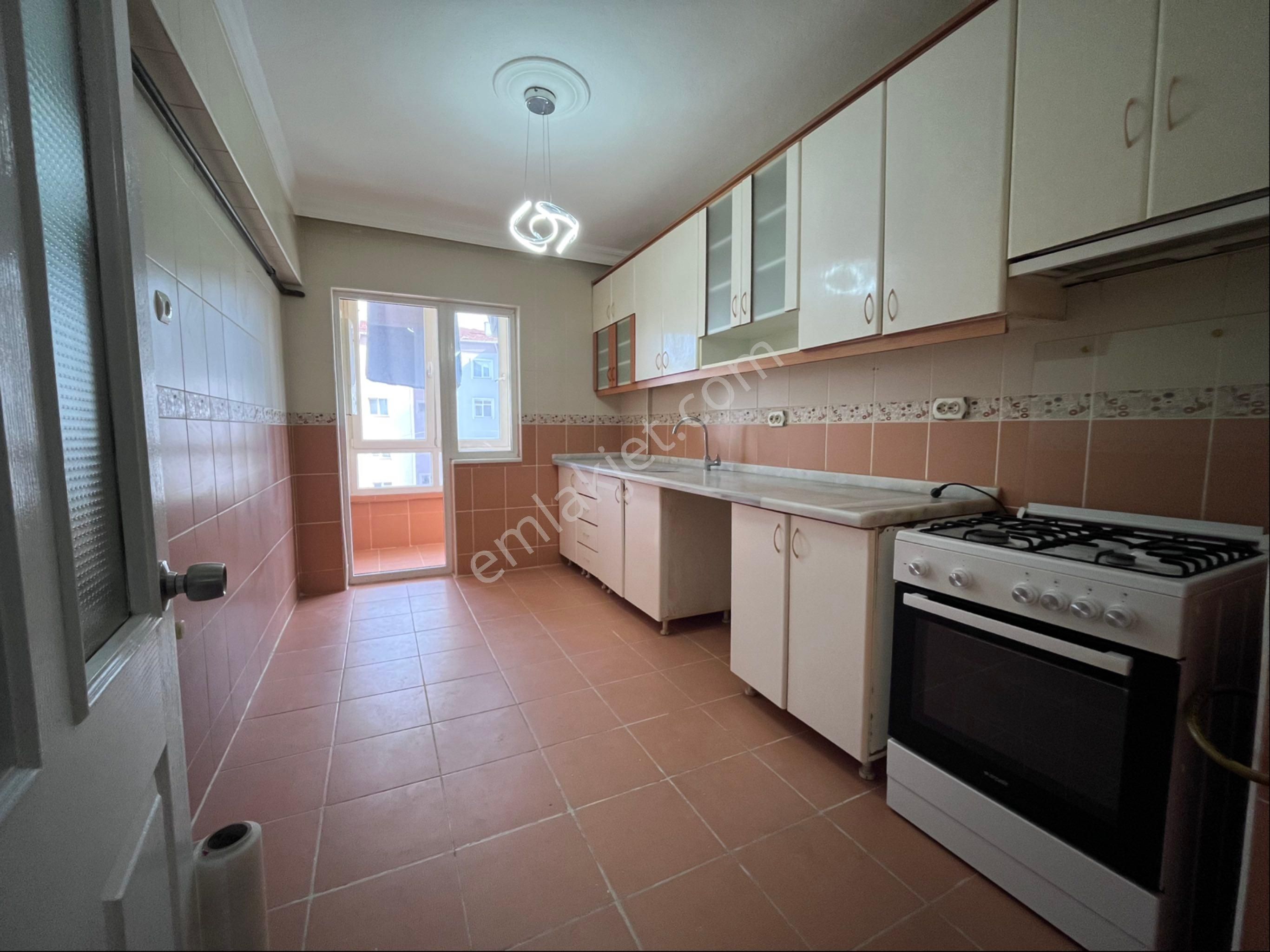 Sincan Osmanlı Mh.'de 3+1 2.ara Katta Çift Balkon Site İçinde Satılık Daire