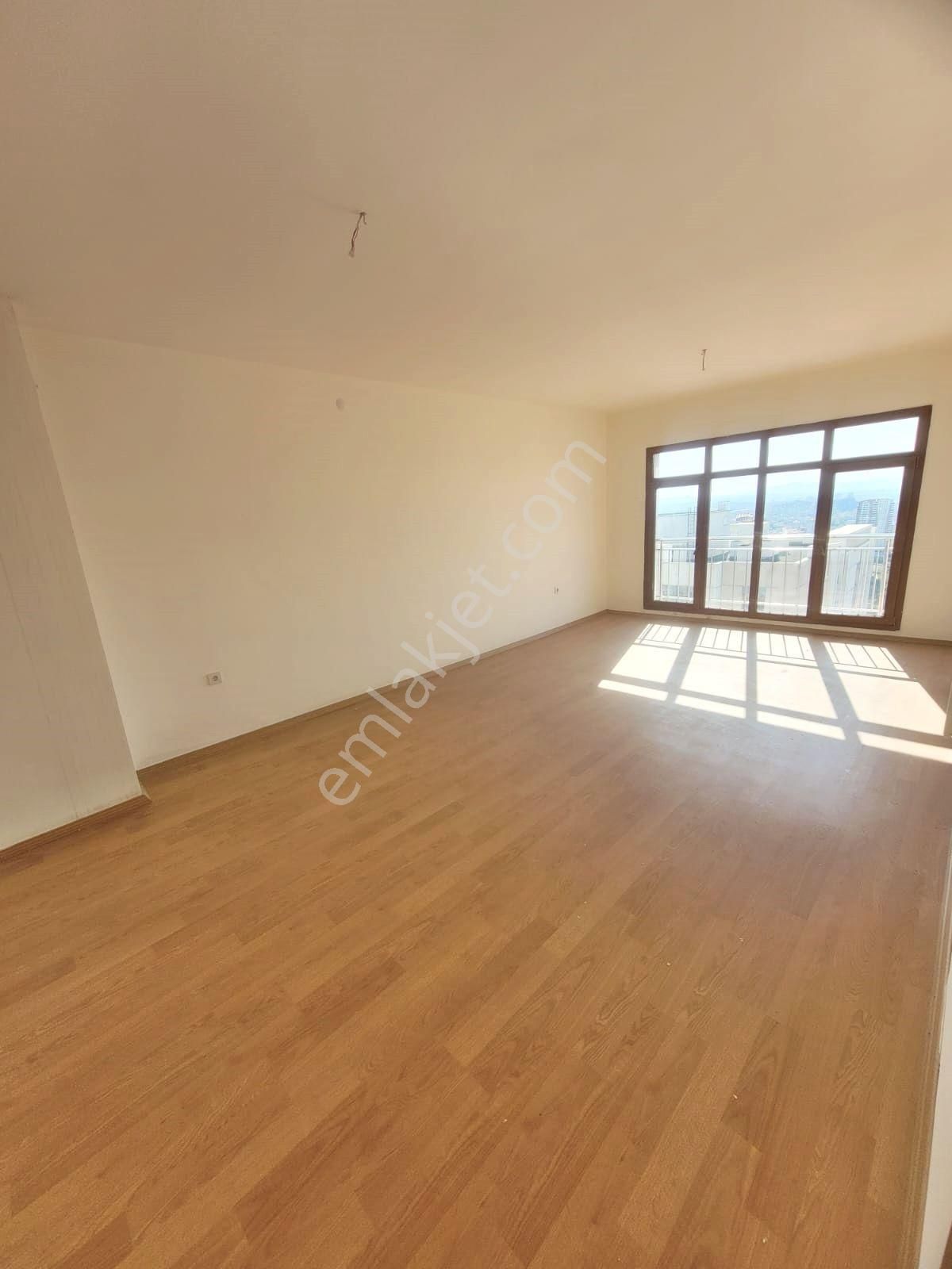 Altıağaç Tokilerde Manzaralı Ebeveyn Banyolu 3+1 Satılık Daire