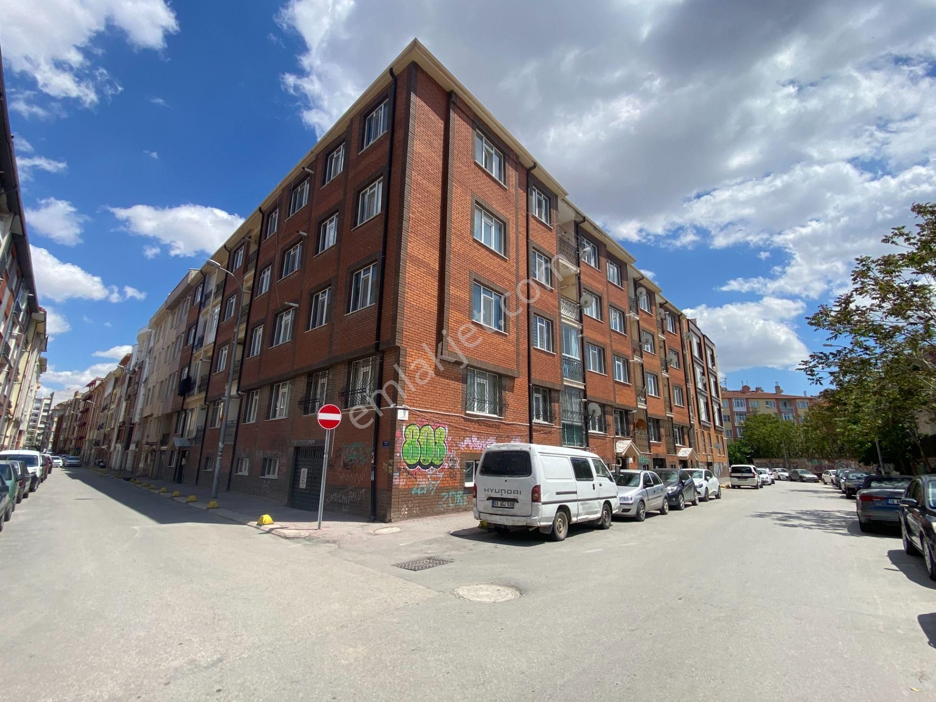 Yükselen'den Espark Yakını, Asansörlü, 2 Balkonlu, Dubleks, 1+1