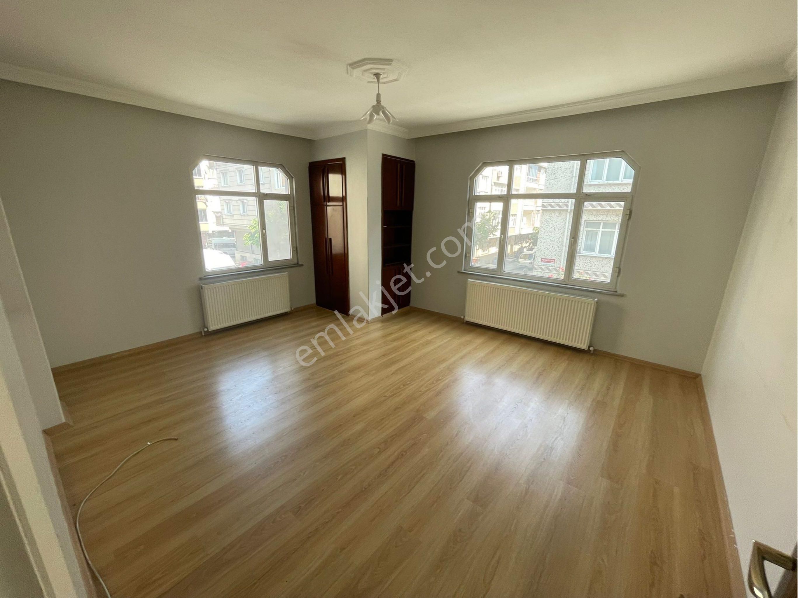 Cebeci Mahallesi 3+1 125 M2 1. Kat Cuma Pazarına Yakın Temiz Kiralık Daire
