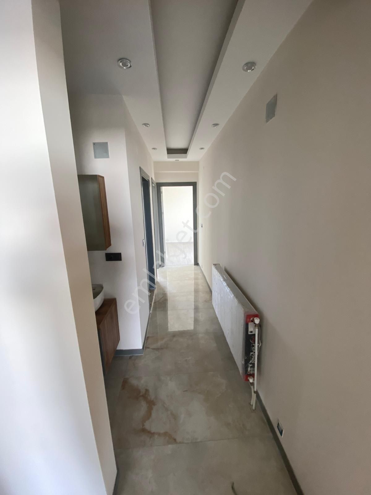 Zaferde 3+1 Doğal Gazlı Ebveyin Banyolu Giyinme Odası Olan Satılık Daire - Görsel 2