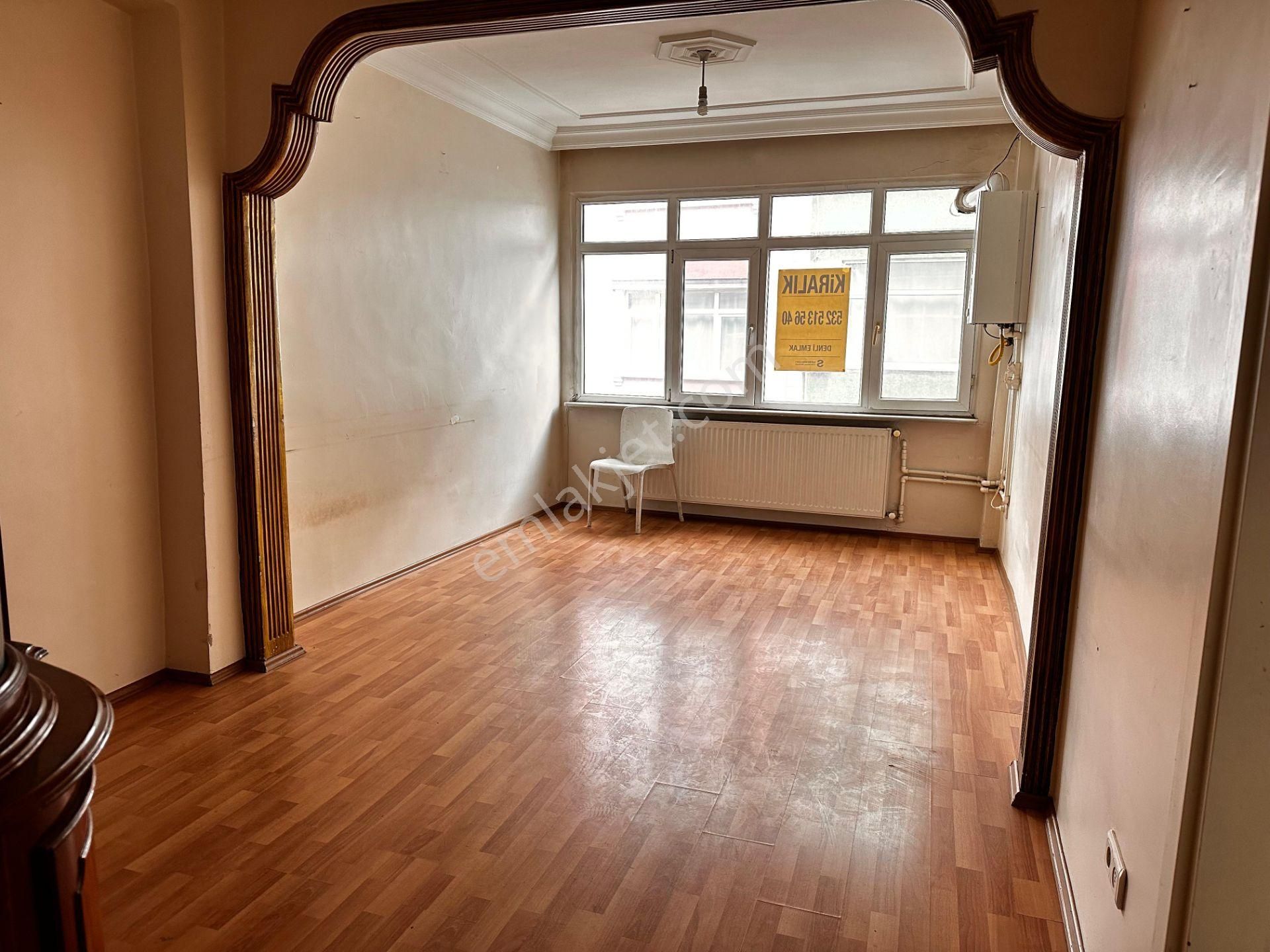 Şehremini Saray Meydanı Yakını Kiralık 2+1 Kombili Daire