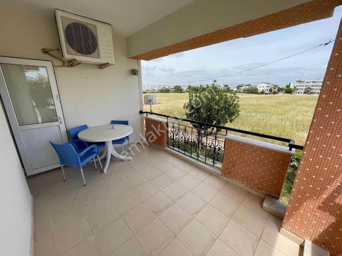 Köşe Konumda, Havuzlu Sitede, Eşyalı 1+1 Fırsatı! 🌿