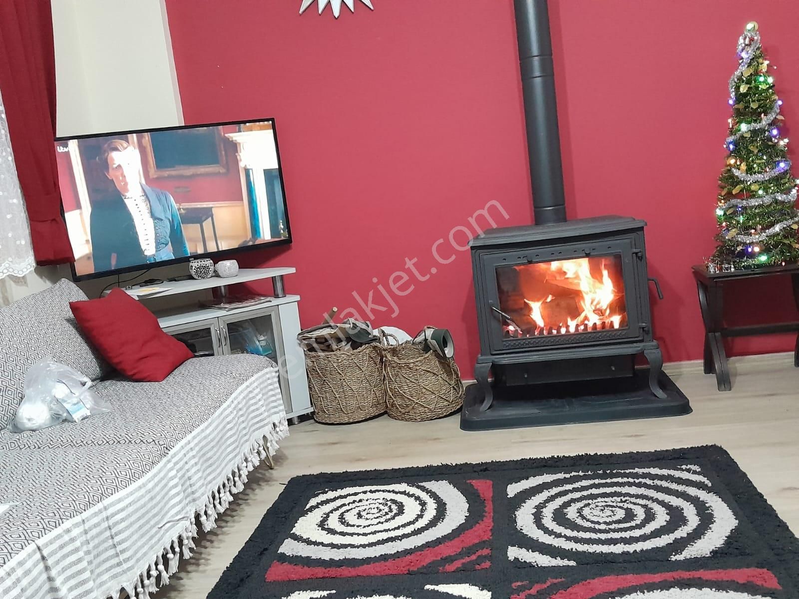 Kuşadası Kadınlar Denizi Mah. Havuzlu Sitede 4+1 Bahçeli Villa
