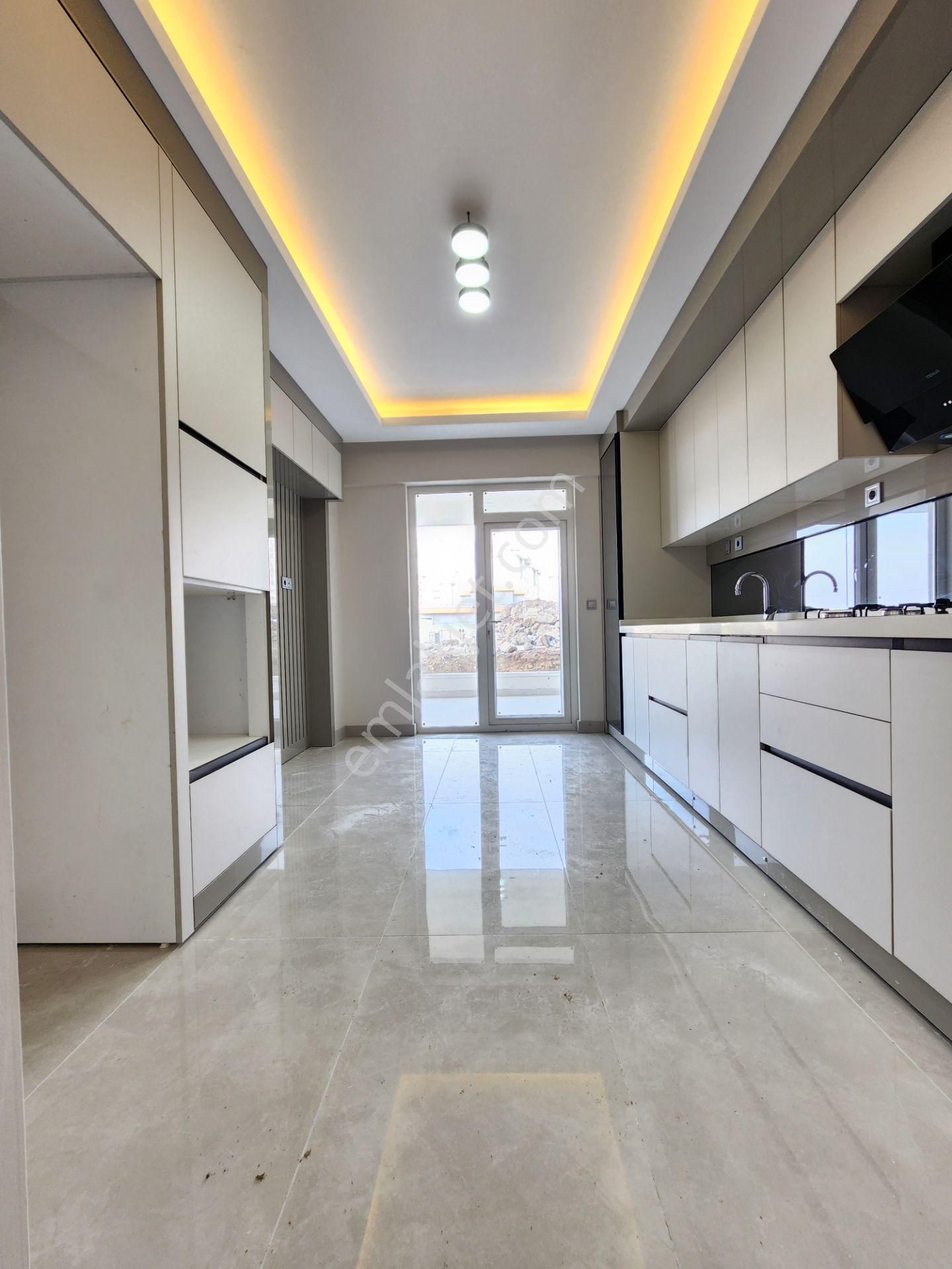 Hisar Premıum'dan Mükemmel İşçilik Bağımsız Mutfak Cadde Yanı