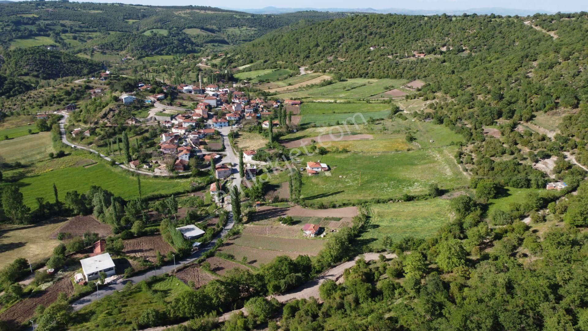 Re/max İnci'den Altıeylül Kutludüğün'de 9.451m2 Yatırımlık Tarla
