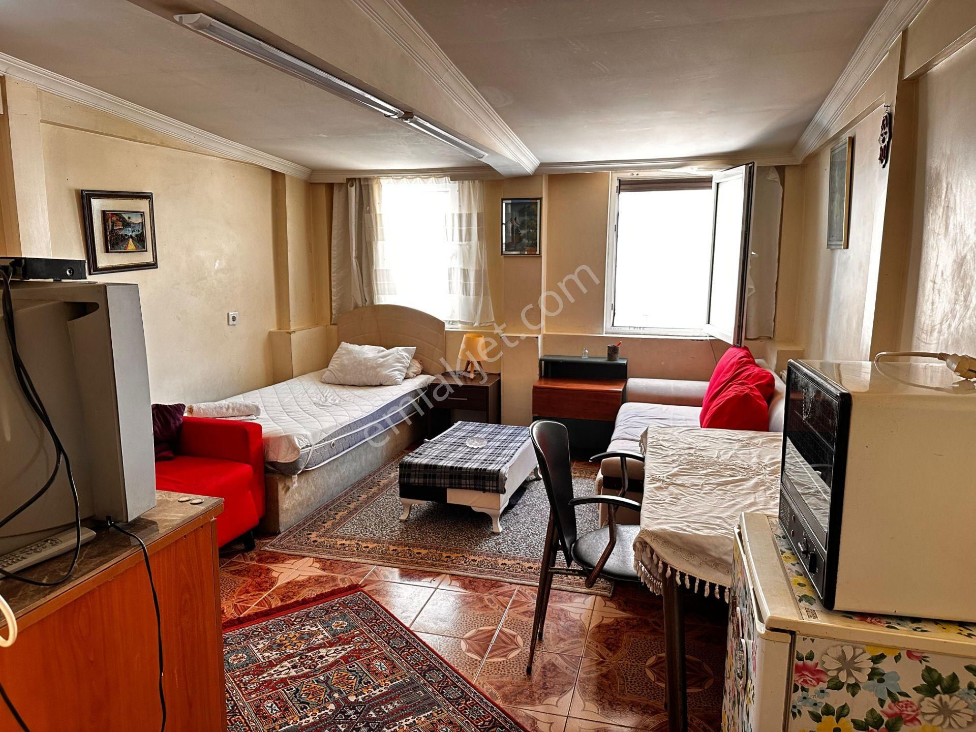 Kocamustafapaşa'da Full Eşyalı Kiralık Stüdyo Daire