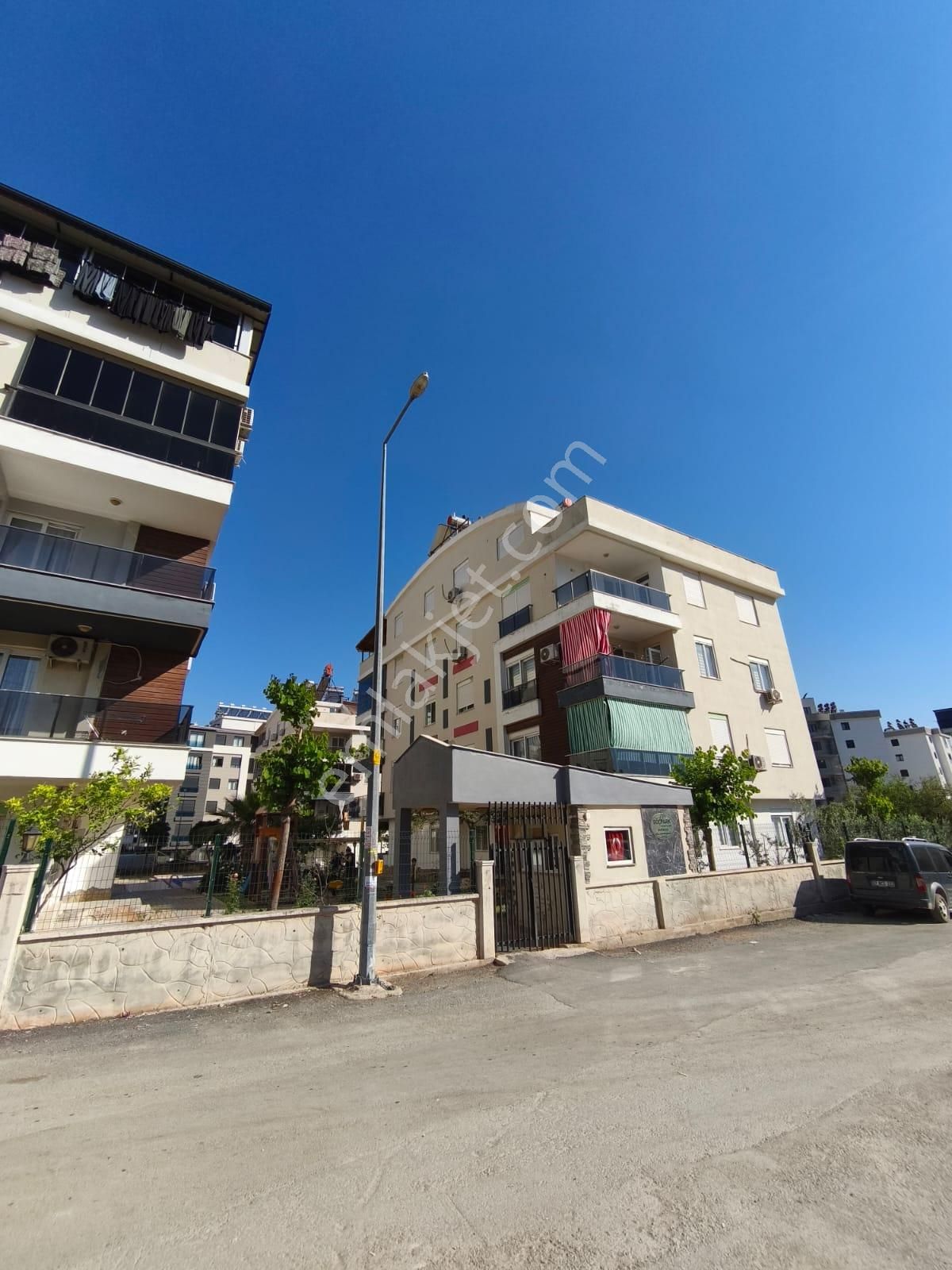 Göçerler De Site İçerisinde 2+1 Giriş Daire