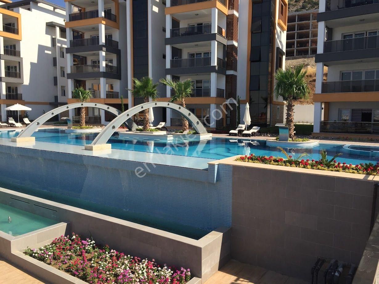 Ege Mahallesi'nde Nezih Bir Sitede 4+1 Satılık Daire