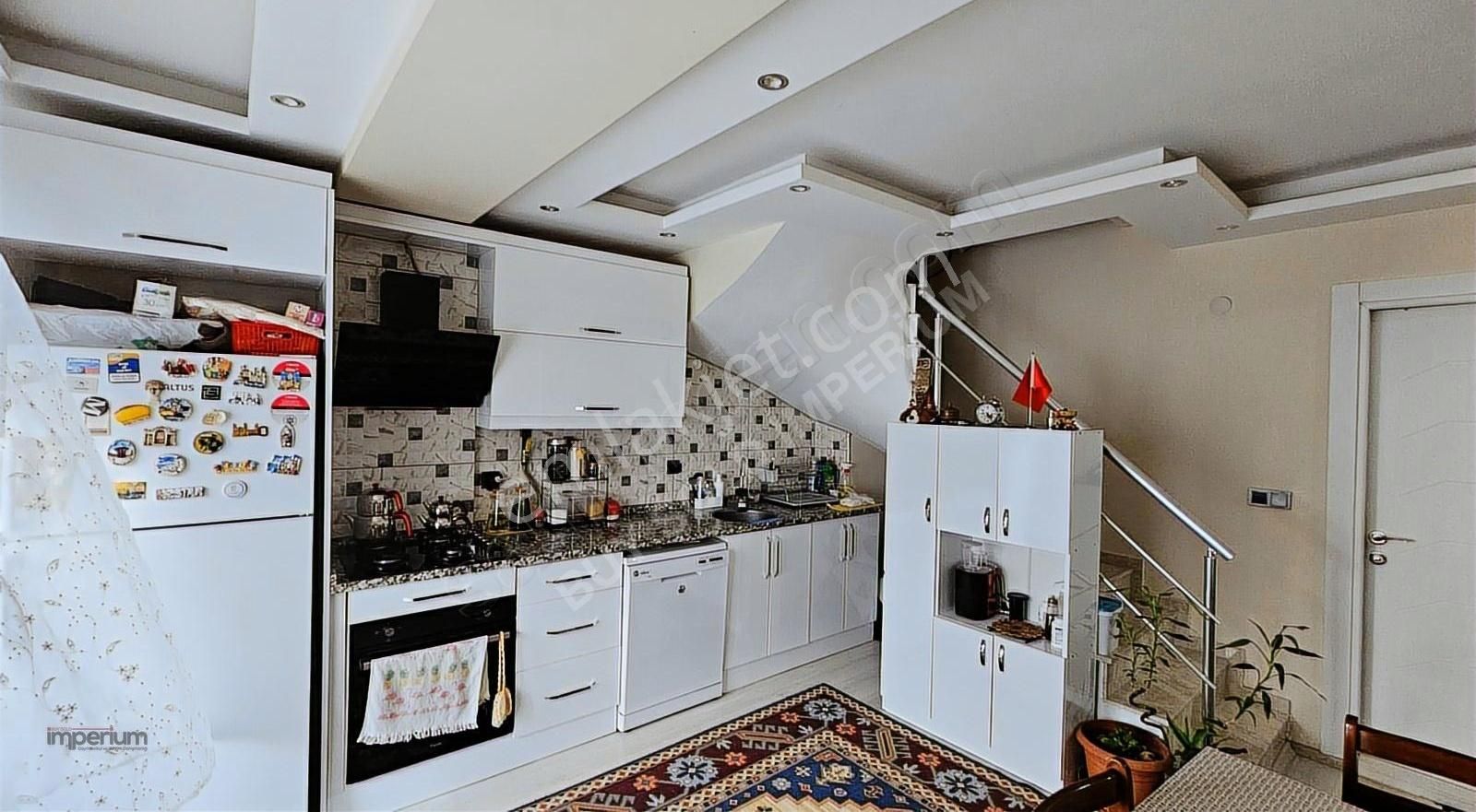 İzmir Çiğli Baltçık'ta Tramvay Durağı Karşısında Dubleks 4+1