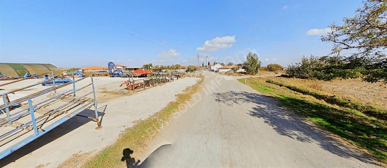 İzmir'in Şirin Sahil Kasabası Süzbeyli'de Denize 800 M. İmarlı