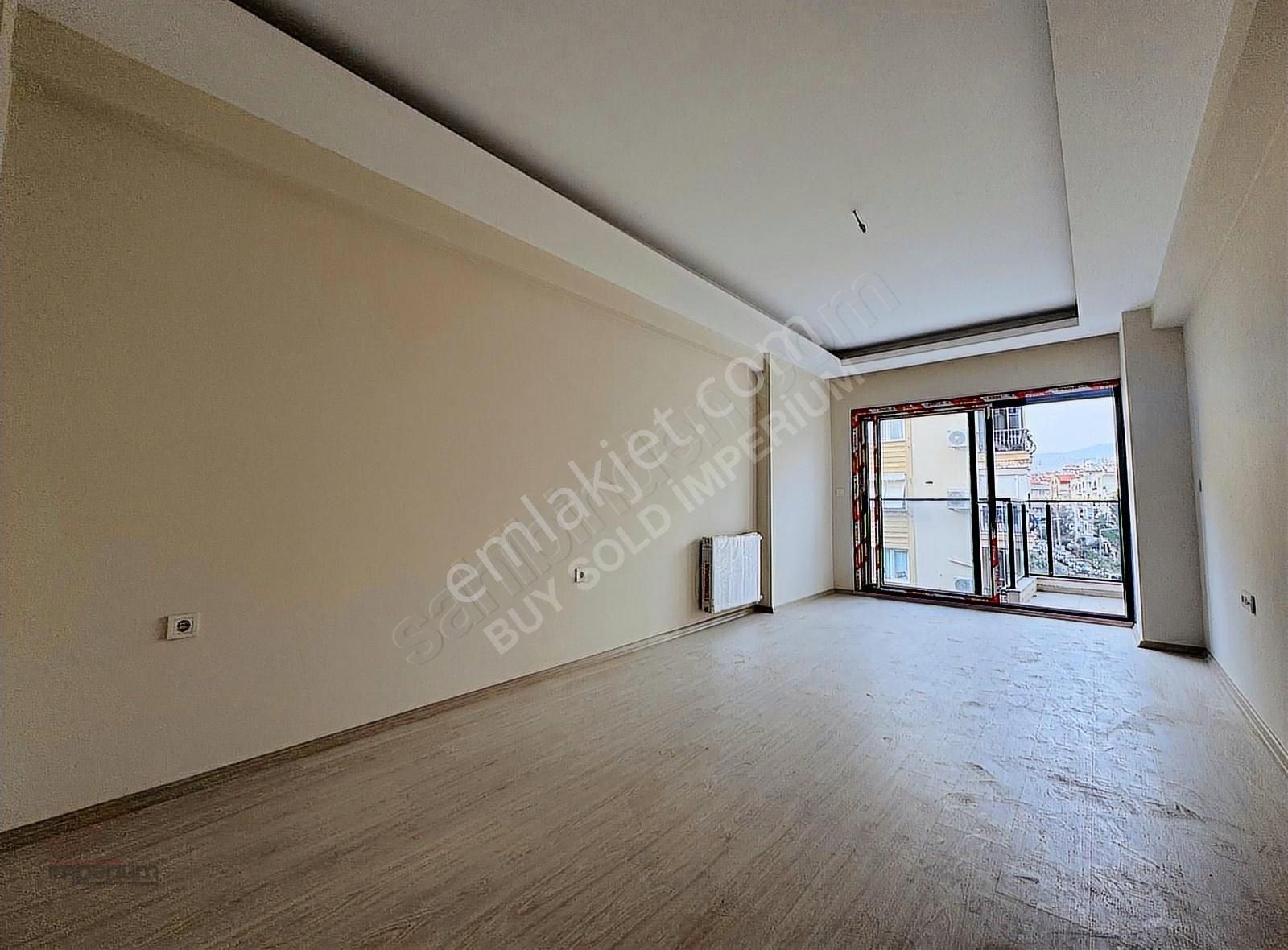 İzmir Karşıyaka Bahçeli Evlerde Satılık 3+1 Daire