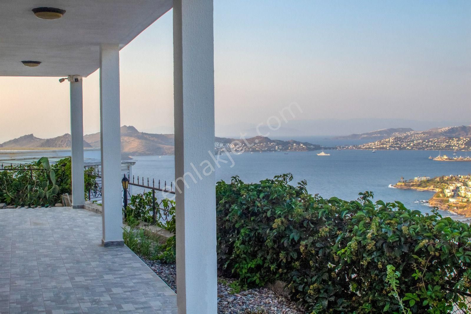 Muğla Bodrumda Site İçi 3+1 Eşyalı Havuzlu Kiralık Daire