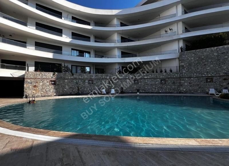 Kuşadası Mar La Vista Rezidansta Eşyalı 3+1 Satılık Lüks Daire