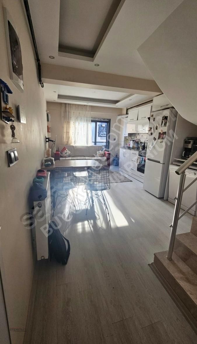 İzmir Çiğli Baltçık'ta Tramvay Durağı Karşısında Dubleks 3+1