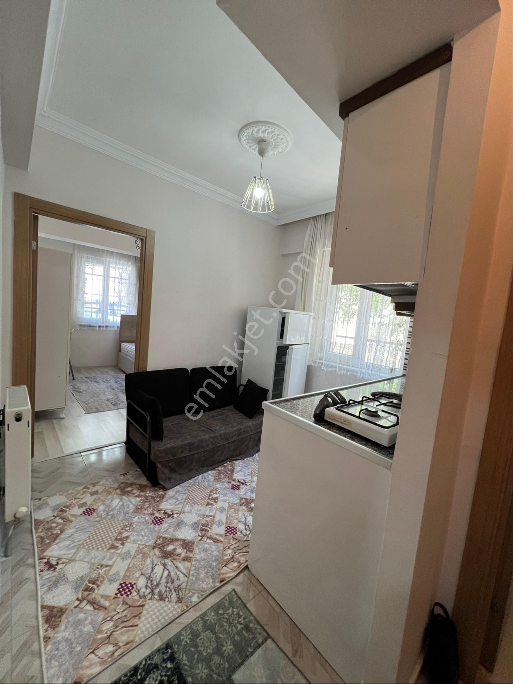 Maxi Market Bahçe Kat Kiralık 1+1 Apart 11.000