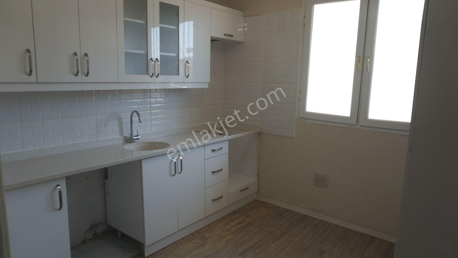 Asarlıkda Kiralık Bakımlı Yüksek Zemin 2+1 Çiğli Serkandan