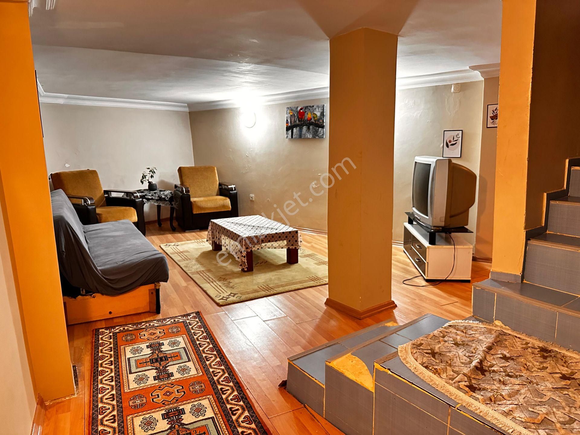 Kocamustafapaşa Da Full Eşyalı Triblex 2+1 Kiralık Daire