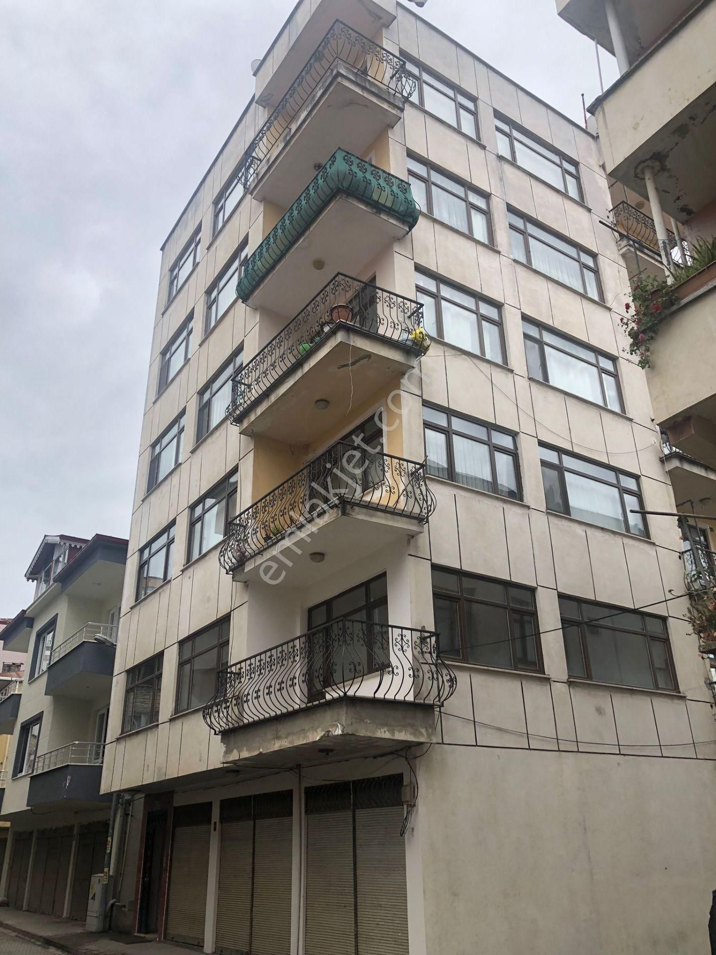 Büyüklimanda Mütevazi Uygun Fiyatlı 135 M2 3+1 Daire!