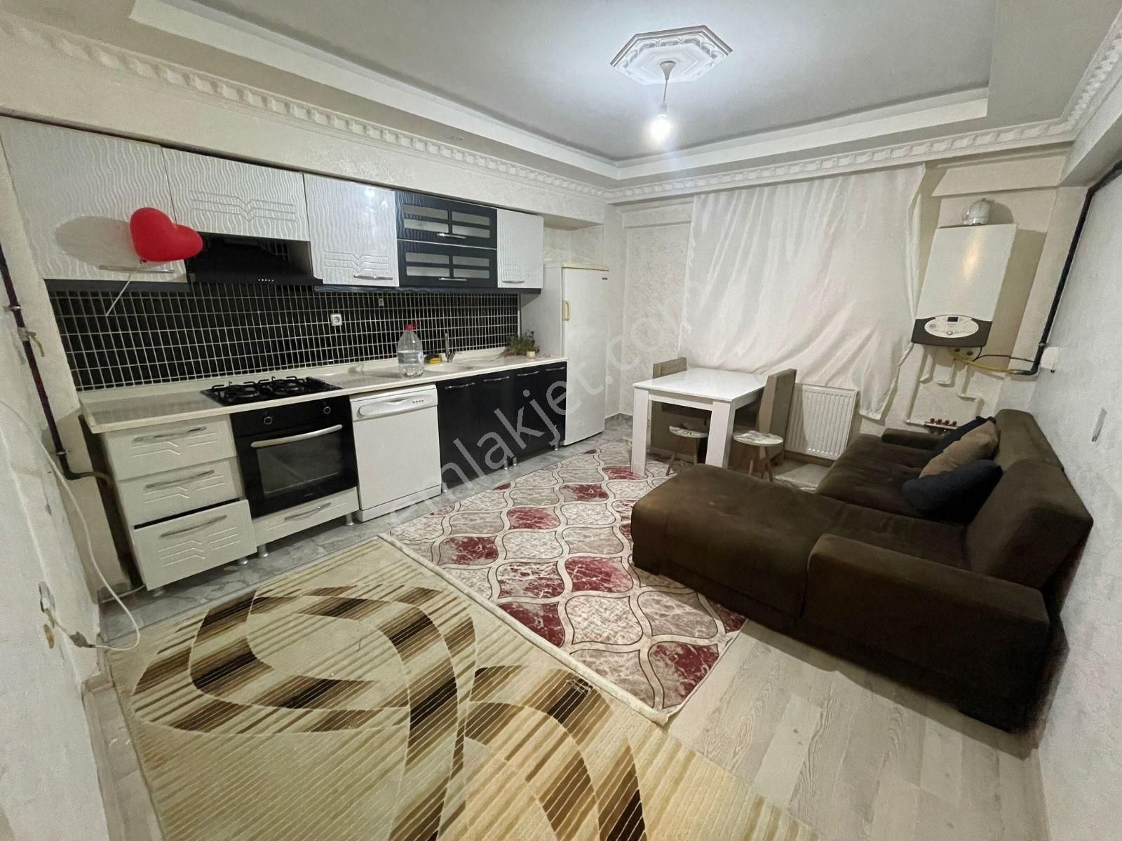 Mutlu Mah. Cadde Yakını Asansörlü 1+1 Eşyalı Satılık Daire!!!!