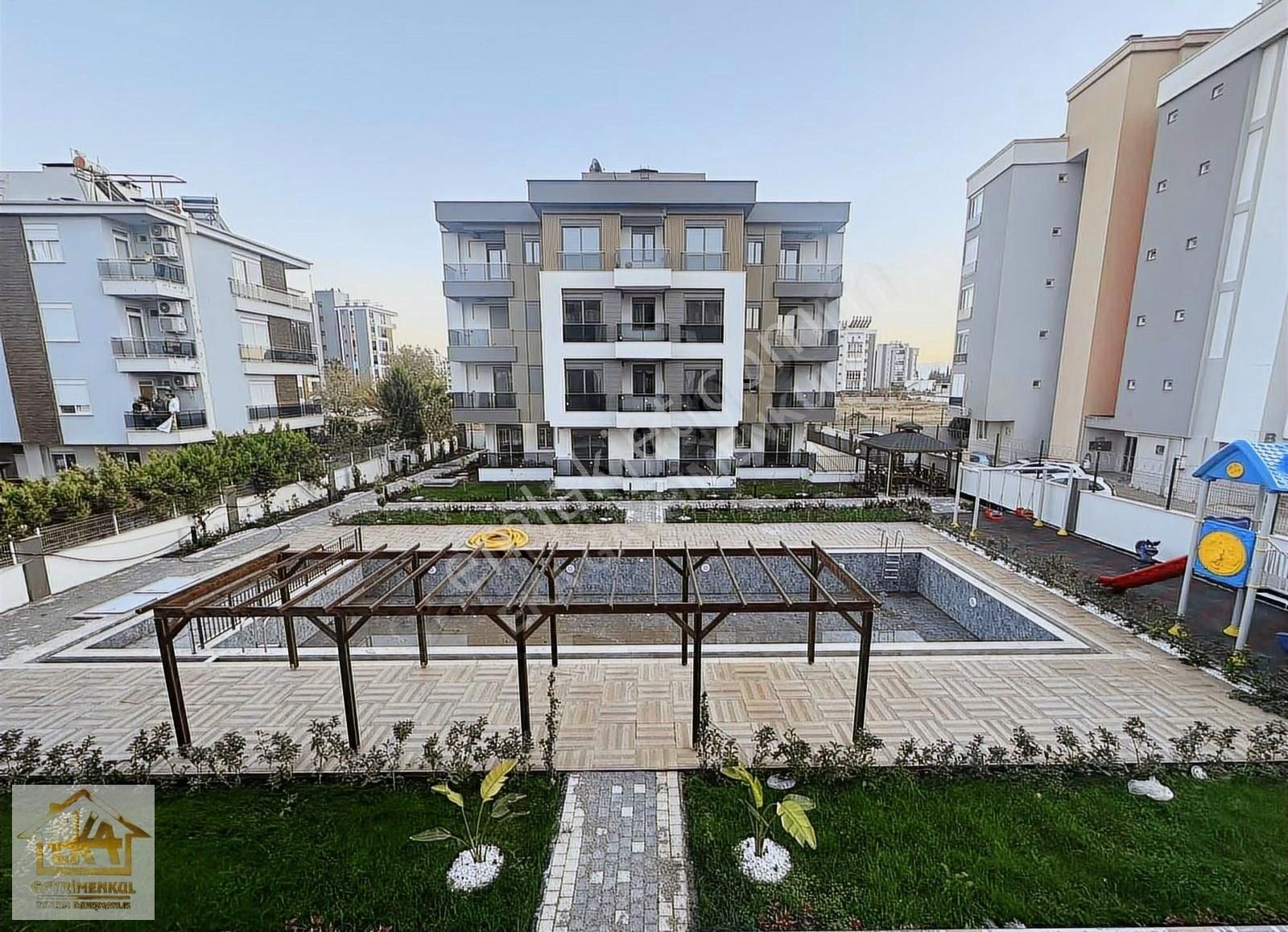 Göksu'da Kapalı Otoparklı Sıfır Sitede Amerikan Mutfak Akıllı Ev