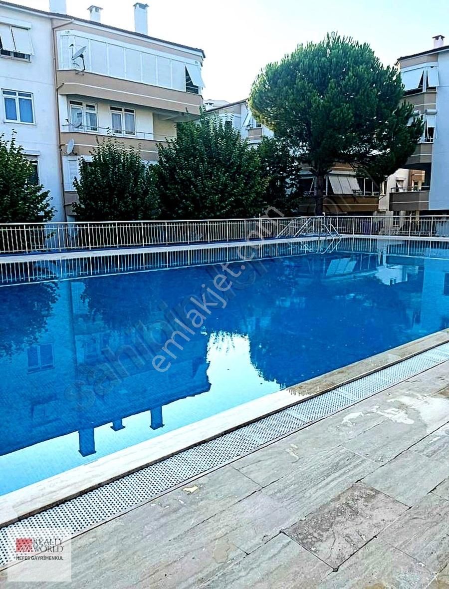 Rw Nefes'ten; Altınkum'da Havuzlu Sitede Arakat Doğalgazlı Daire