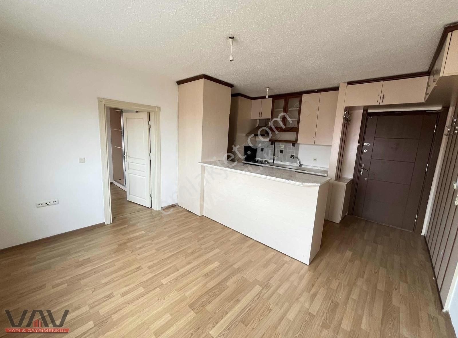 Meram Gödene Toki Evlerinde Temiz Binada Satılık 1+1 Daire! - Görsel 5