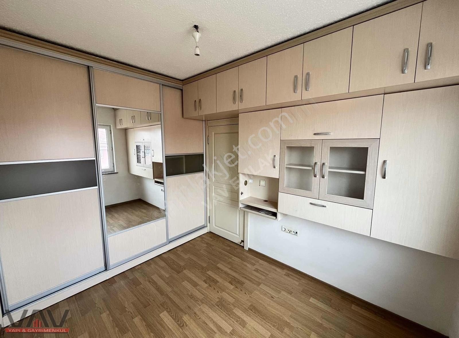 Meram Gödene Toki Evlerinde Temiz Binada Satılık 1+1 Daire! - Görsel 10