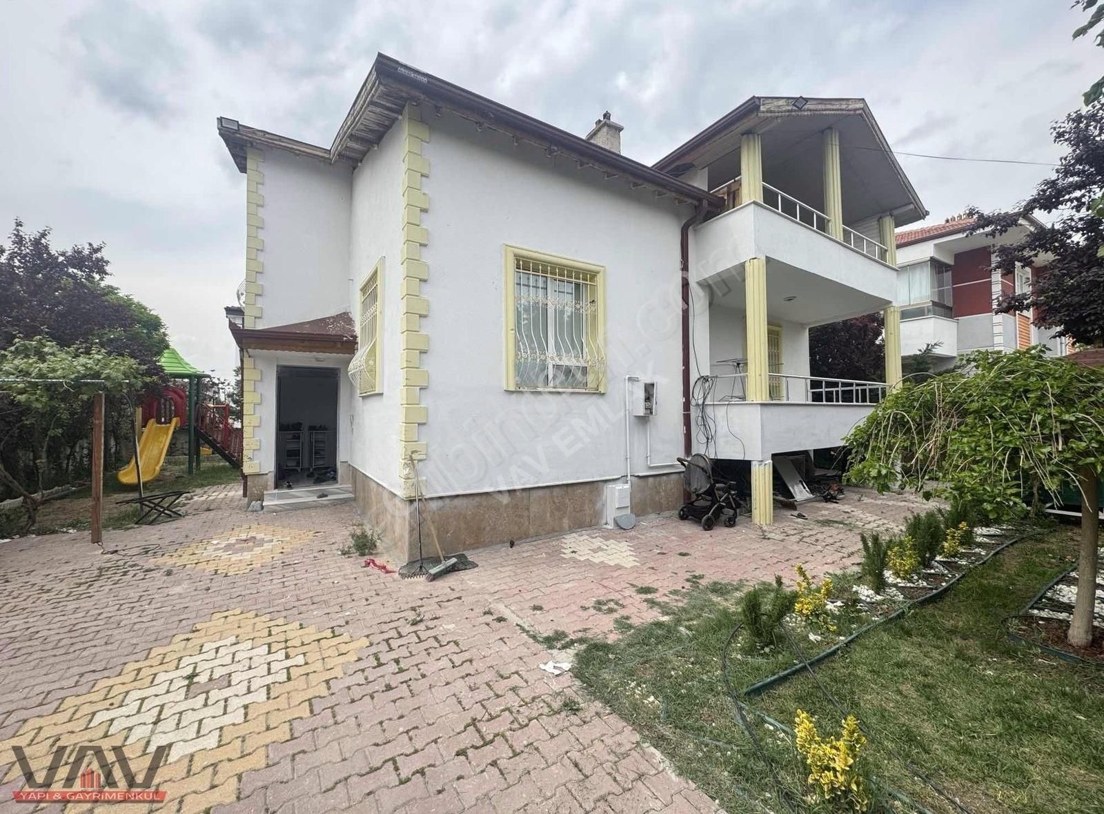 Alakova Mahallesi Otobüs Durakları Yakını Müstakil Bakımlı Ev