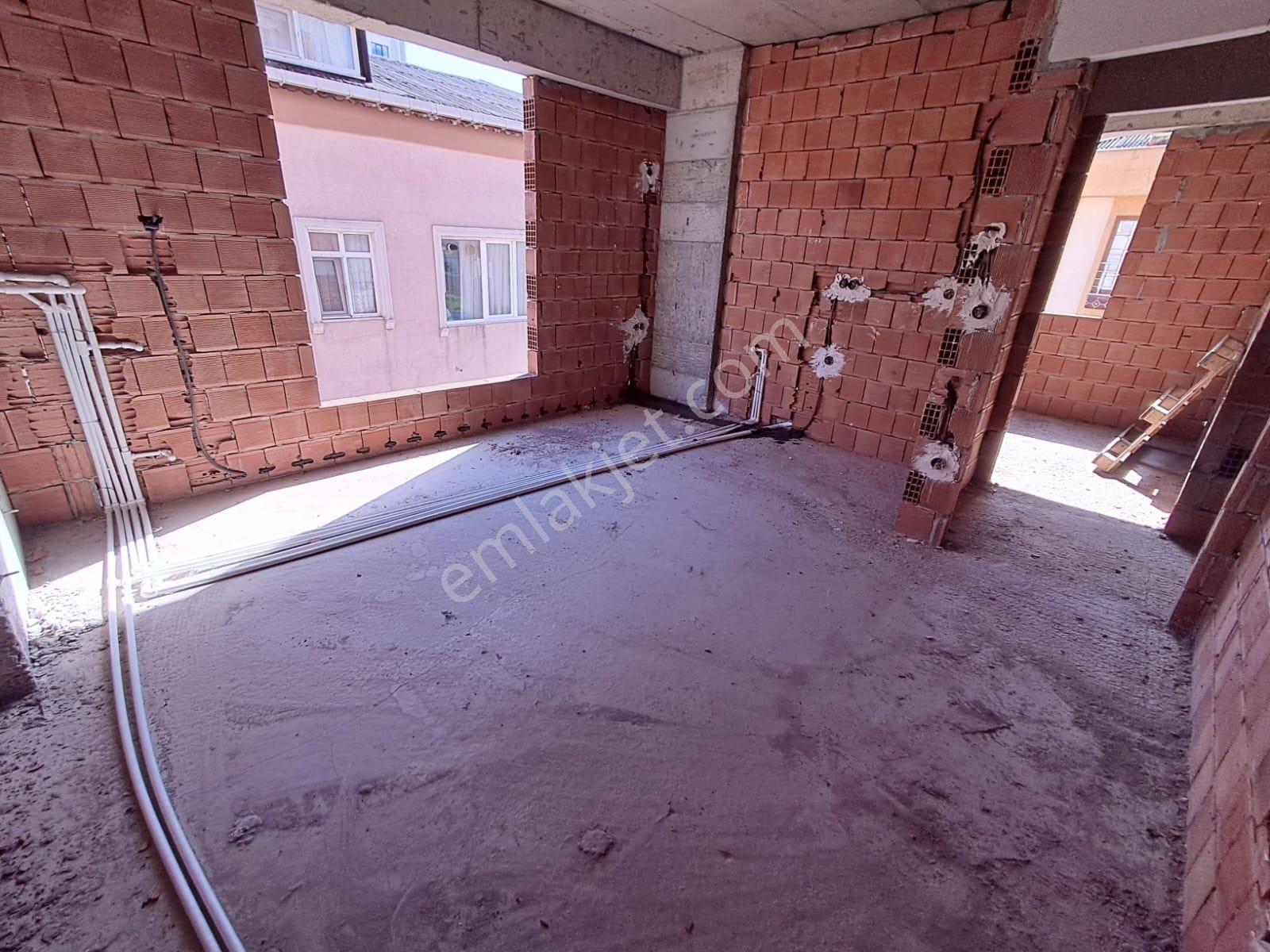 Oryaştan Kayışdağında Projeden Satılık 55m2 1+1 Üstkat Daire