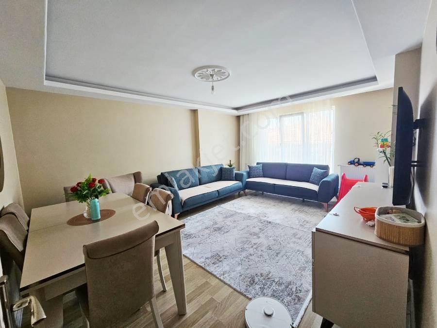Yenibosna Çobançeşme Mevkinde Satılık 5+1 Dublex Daire