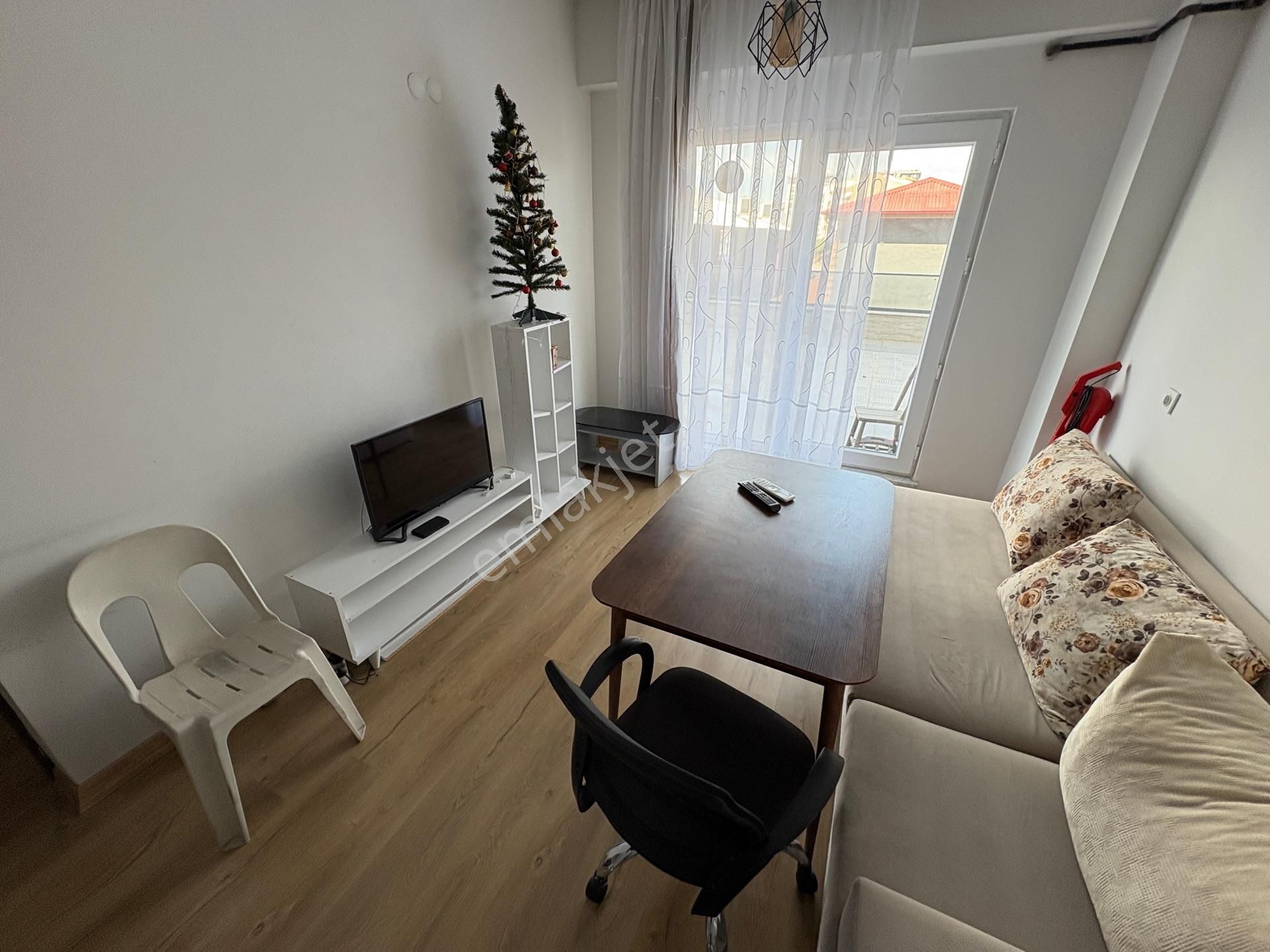 Marmara'dan İstasyon Mahallesinde Lüks Eşyalı 1+1 Daire
