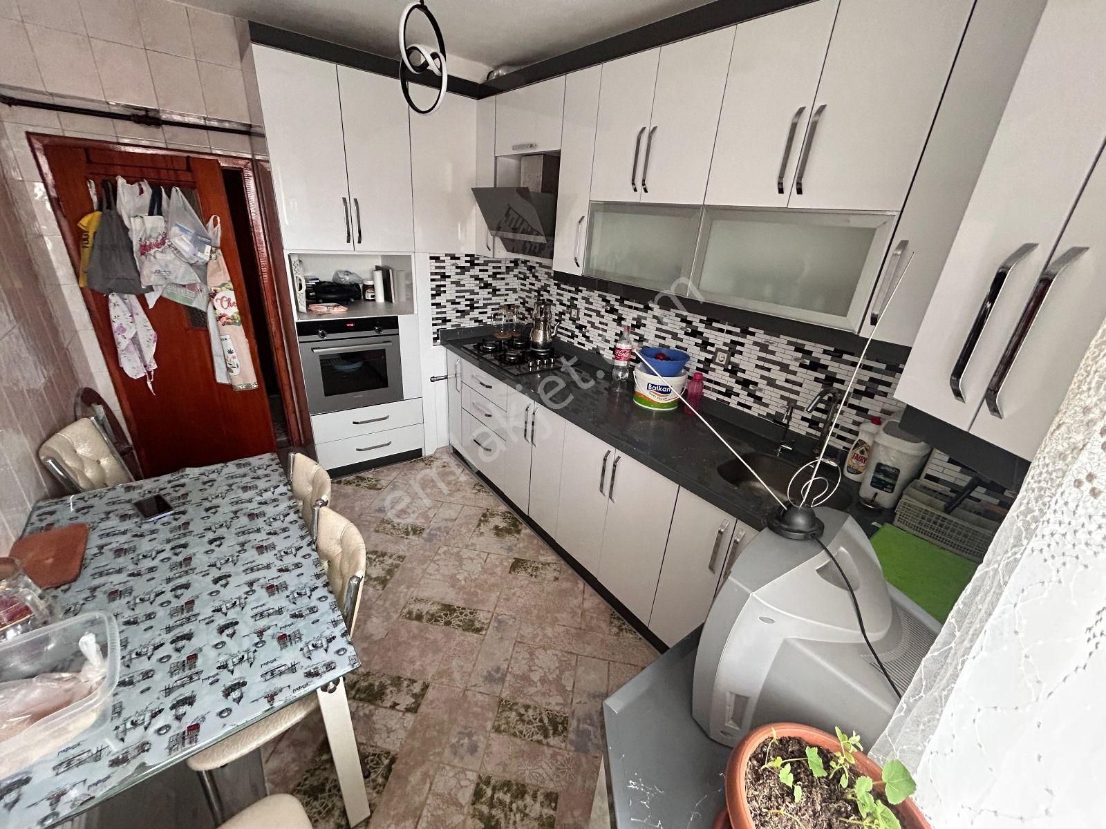 Malazgirt Mh'de 4+1 145m²bağımsız Ara Katta Yapılı Ön Cephe Daire