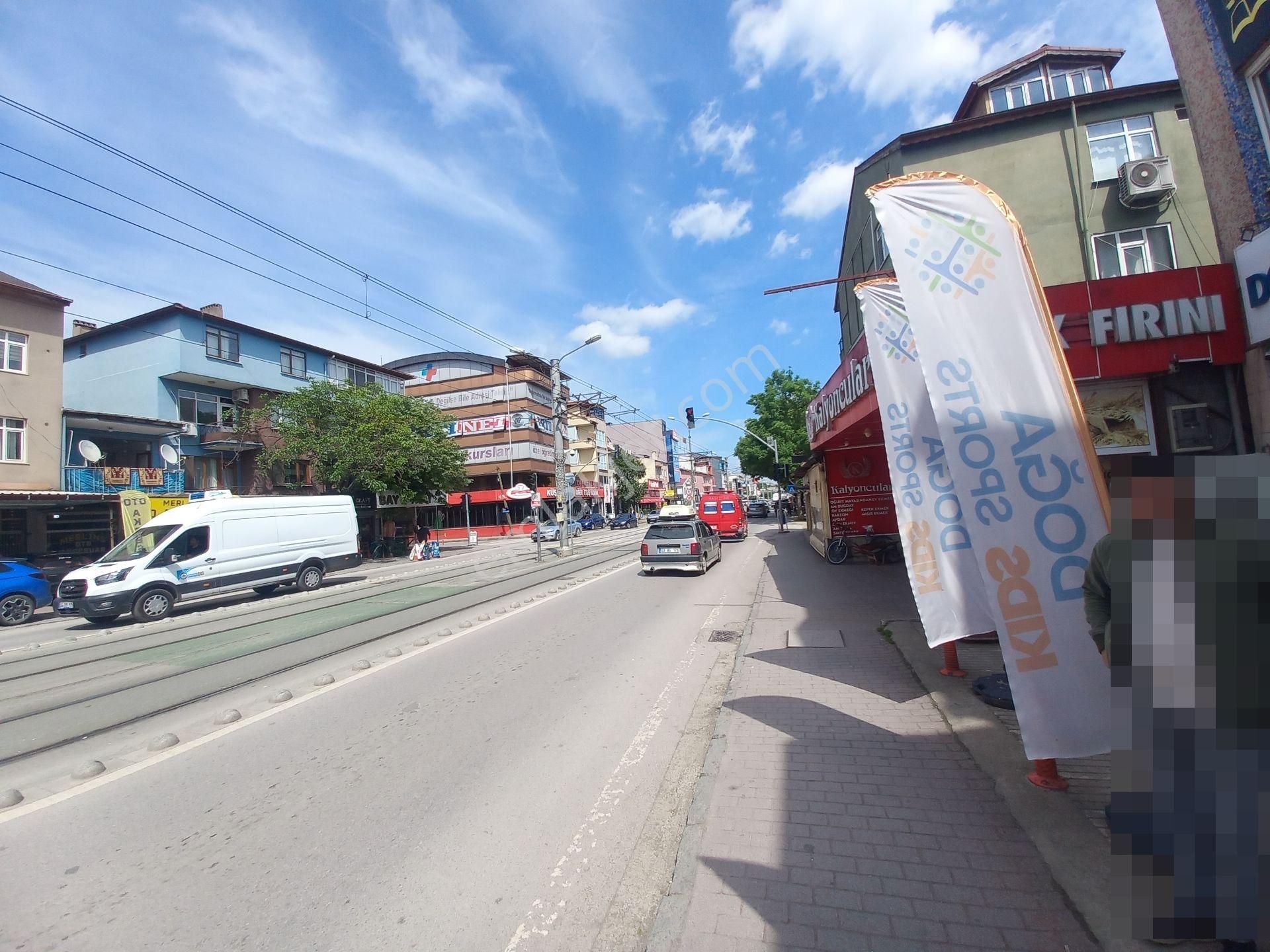 Eskidjiden Tramvay Yoluna Cephe İçi Yapılı 3+1 Ofis/daire