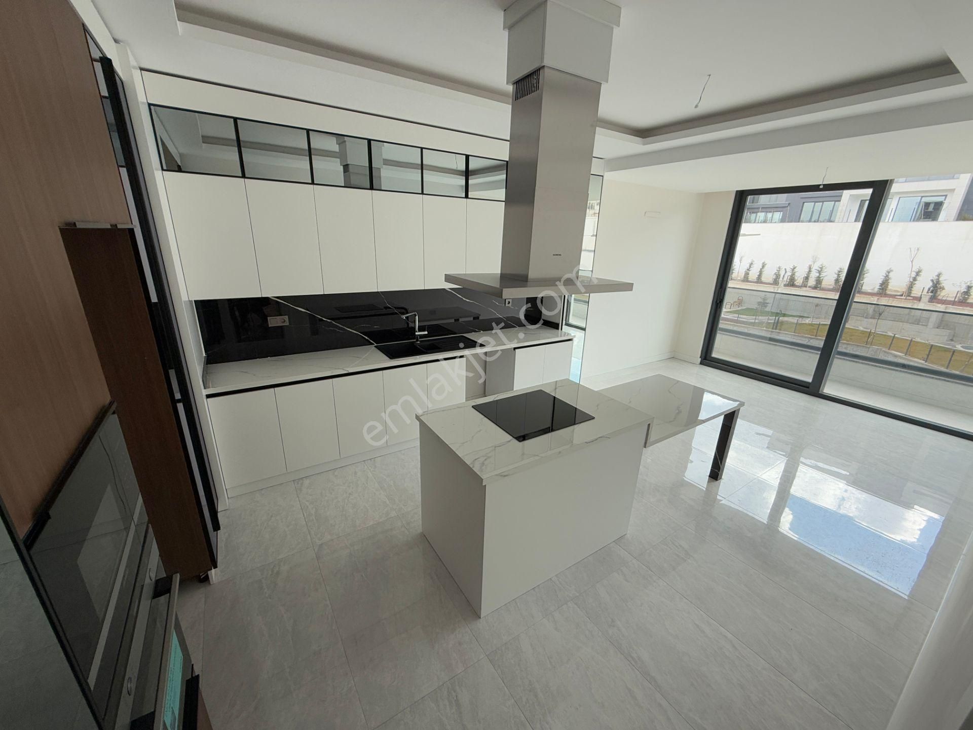 Çankaya Alacaatlı Mah 175m2 Sıfır Asansörlü 1.arakat 4+1 Daire
