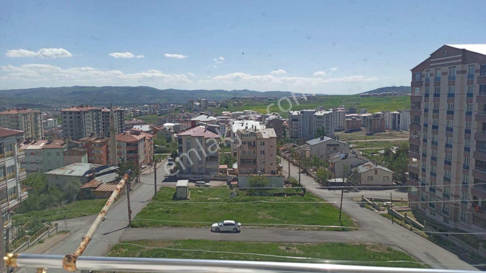 Damla Emlaktan İstiklal Mah.satılık 3+1 Daire