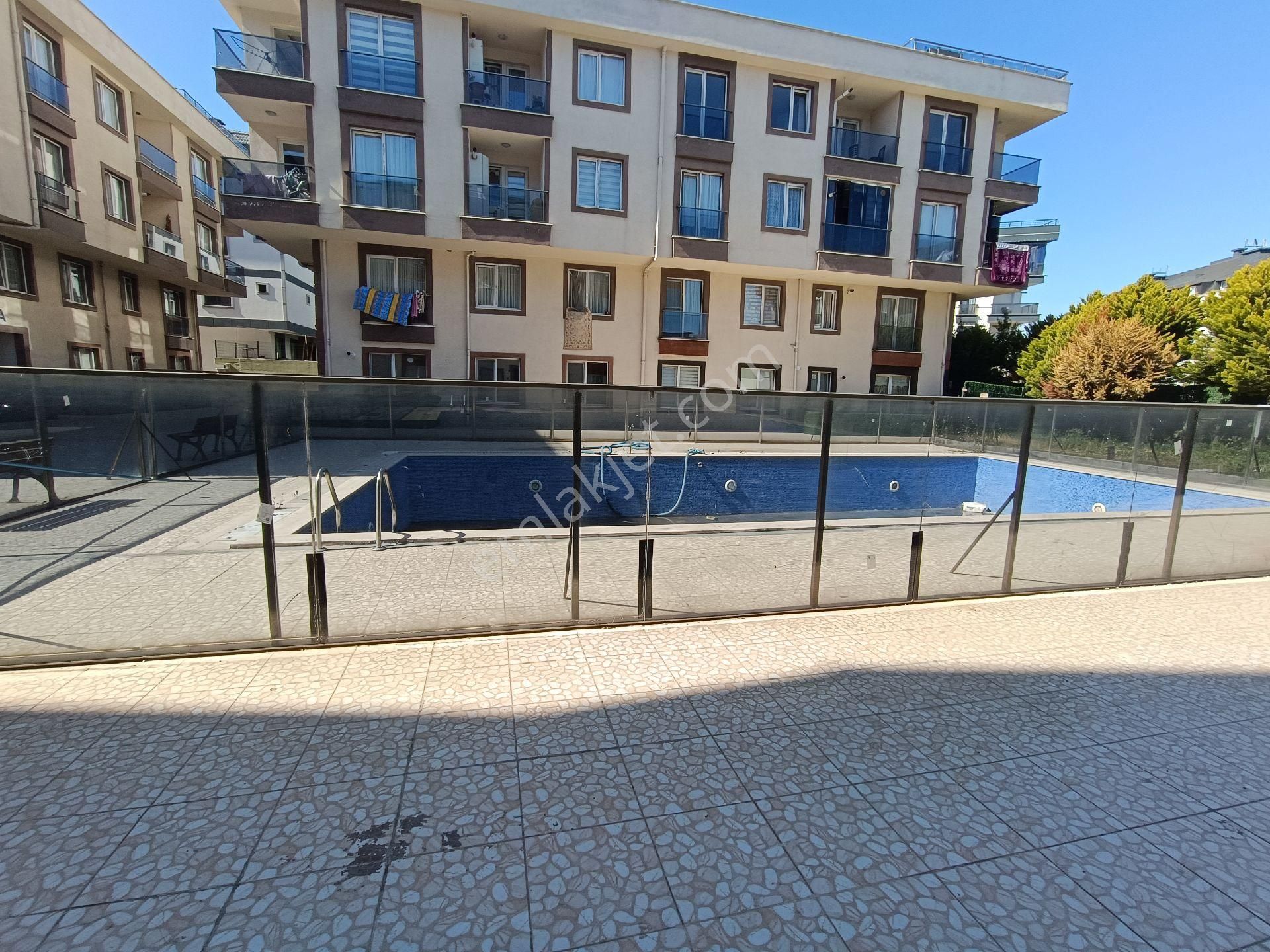 Kavaklı'da Site İçinde 2+1 Geniş Ferah Düz Giriş Kiralık Daire