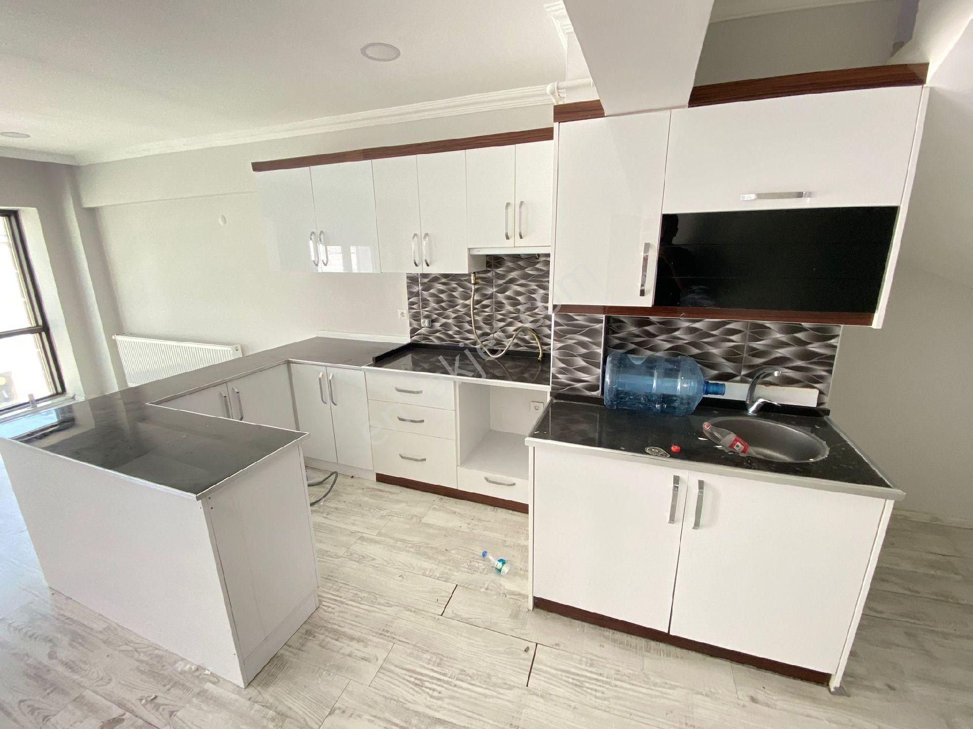 Mithatpaşa'da 4+1 Full Deniz Manzaralı Yeni Binada Satılık Daire
