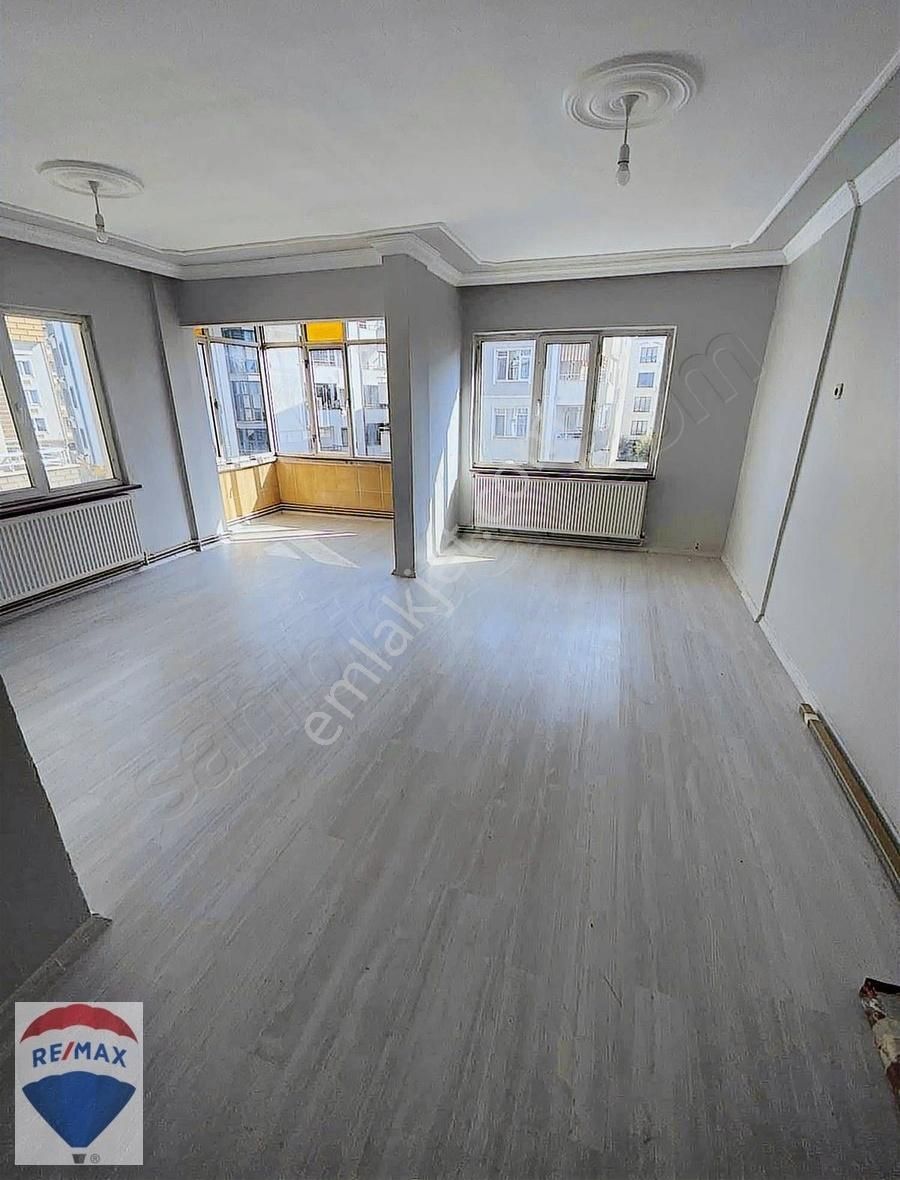 Kurtuluş Mahallesinde 2+1 Kiralık Daire