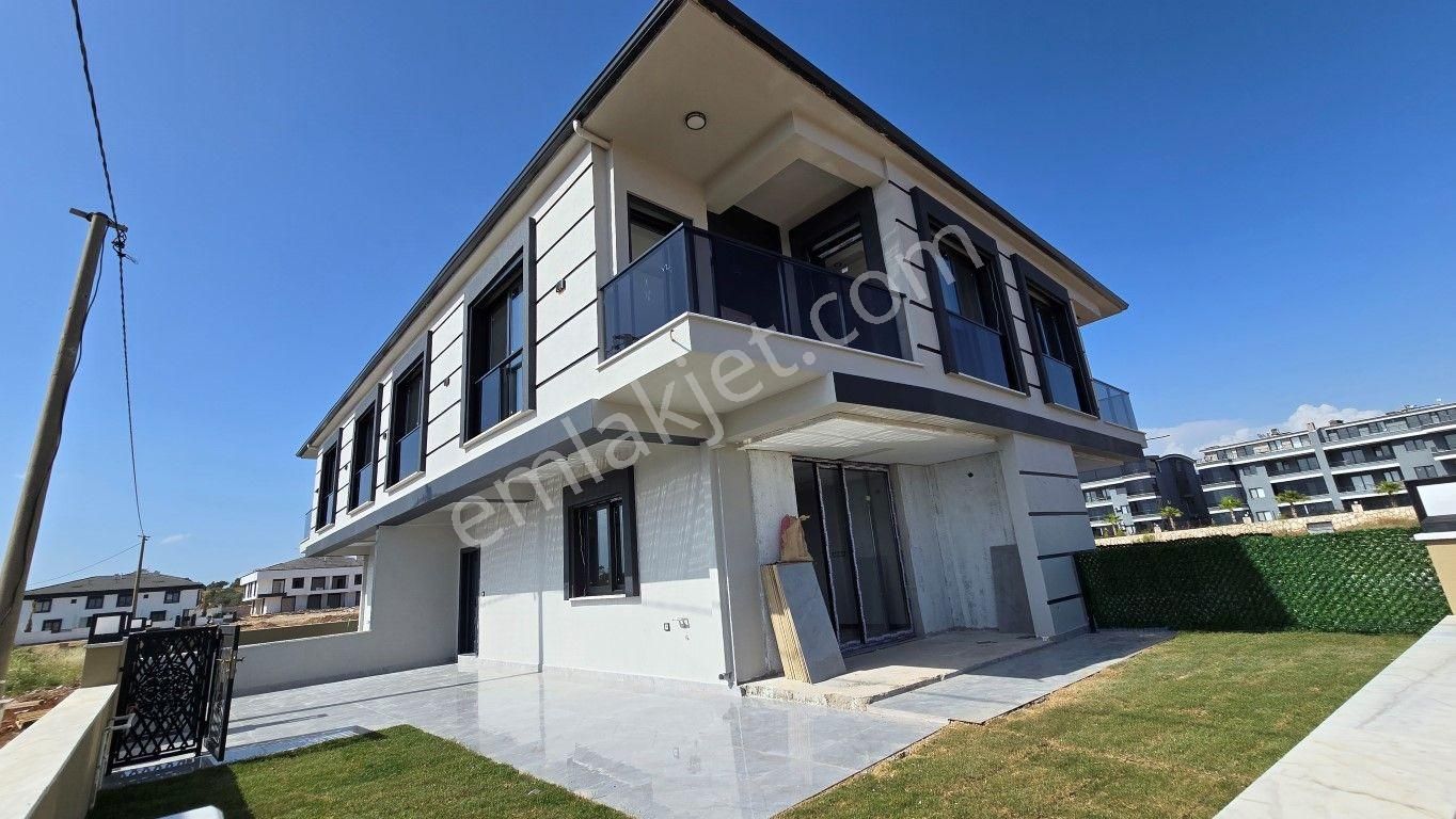 Didim Hisarda Denize 2.km Mesafede Satılık Yazlık Villa