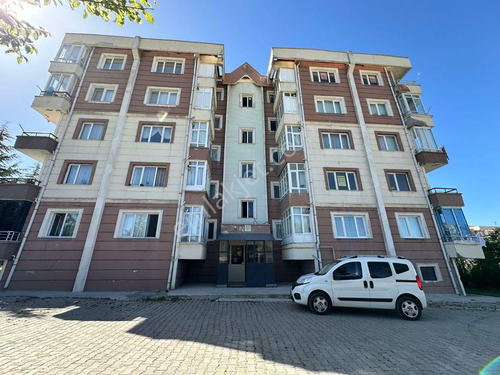 Burcu Emlaktan 3+1 Cephesi Açık Satılık Daire