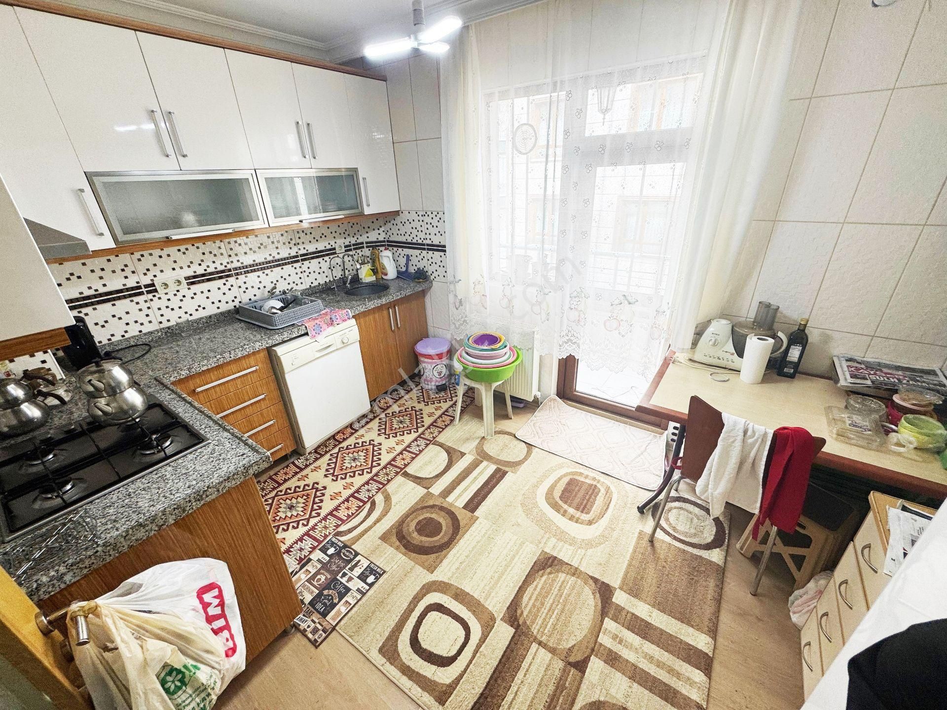 Yeşiltepe Kızılırmak Caddesi Üzeri Ara Katta 130m2 Yapılı 3+1
