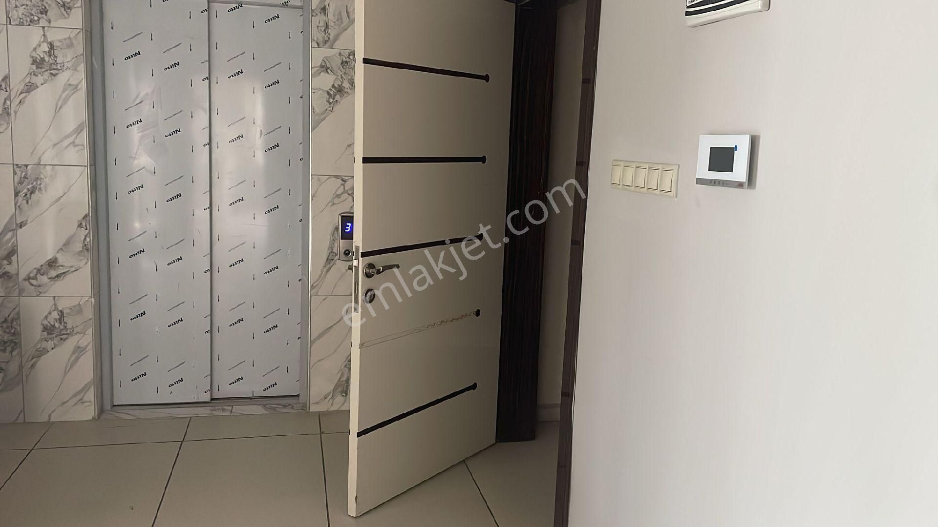 Artı Emlak'tan Adliye Binasının Altın Kiralık Ofis