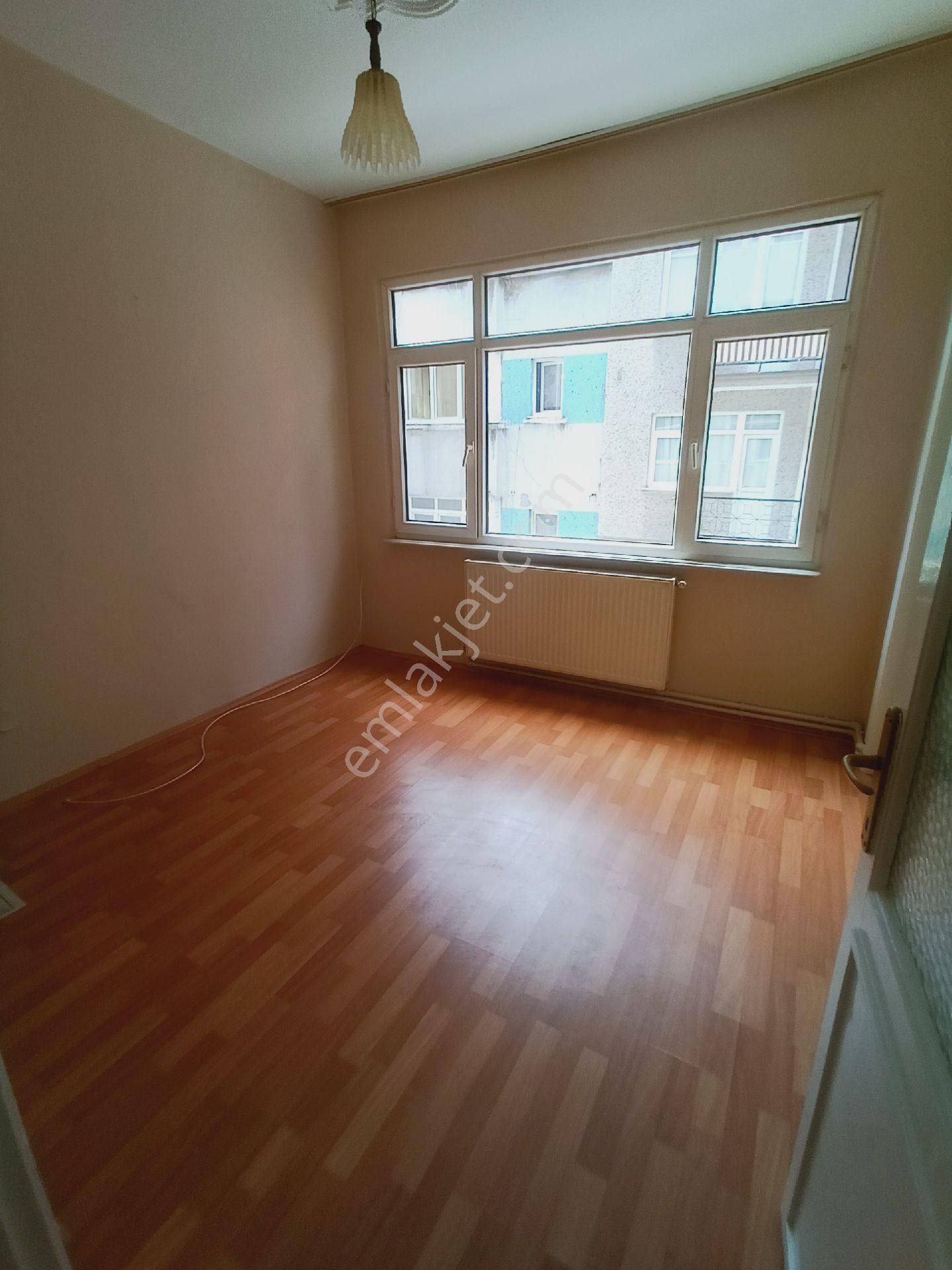 Kocamustafapaşa Da 2+1 Kombili Kiralık Daire