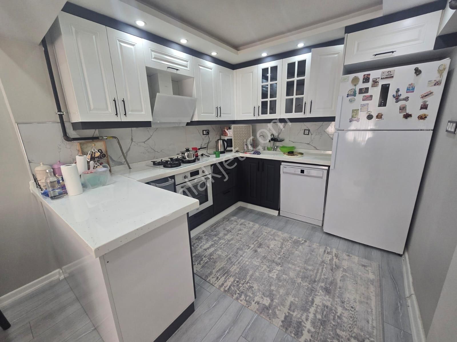 Sakarya Mahallesi 🏡 ❇️2+1 90 M2 5 Katlının Zemin Katı ❇️ Açık Mutfak