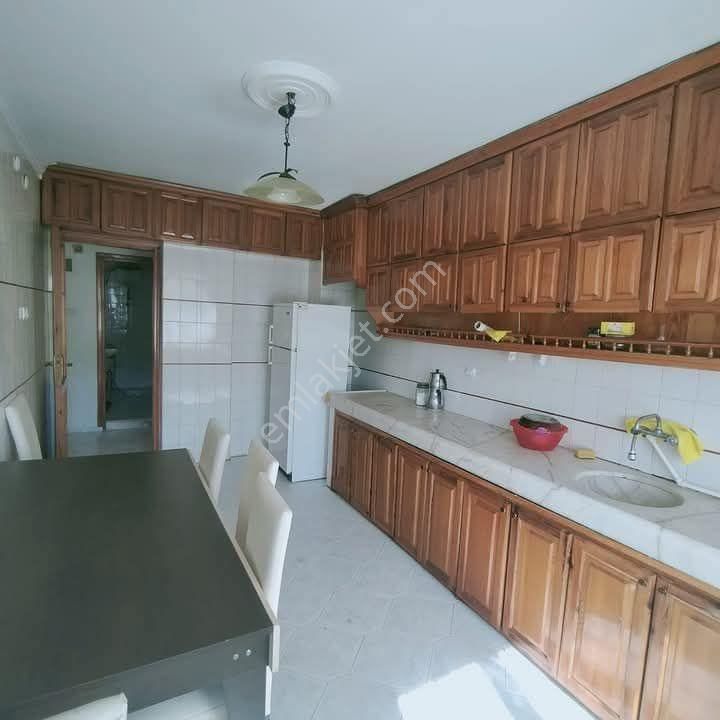 Kuşadası Davutlar Merkezde Ayrı Mutfaklı Asansörlü 3+1 Daire fırsat Daire