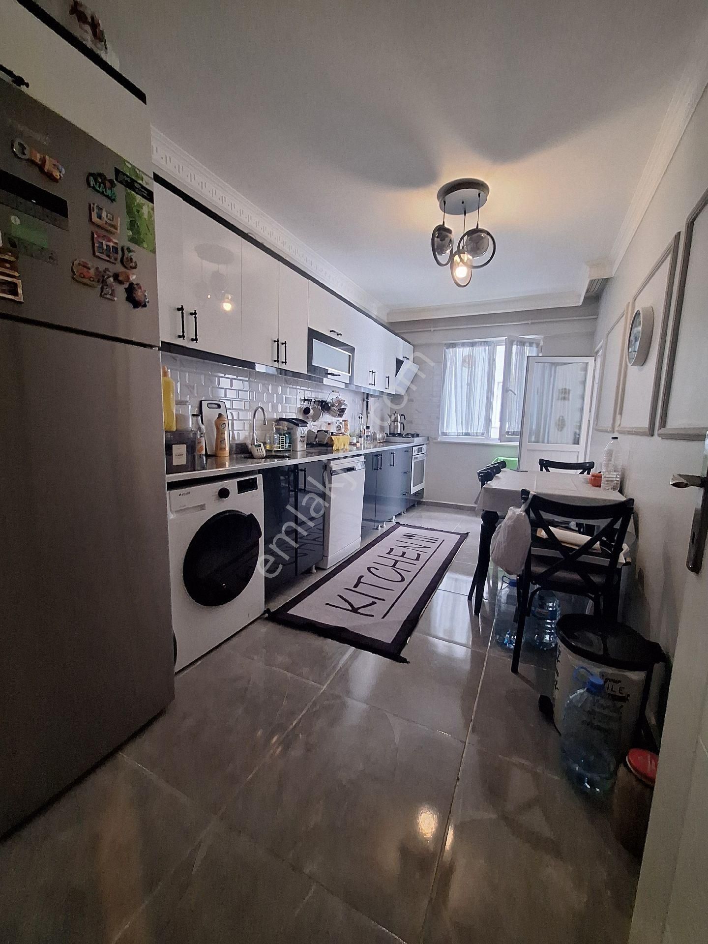Bahçelievlerde Site İçerisinde 1kat 110 Metrekare Lüks Daire