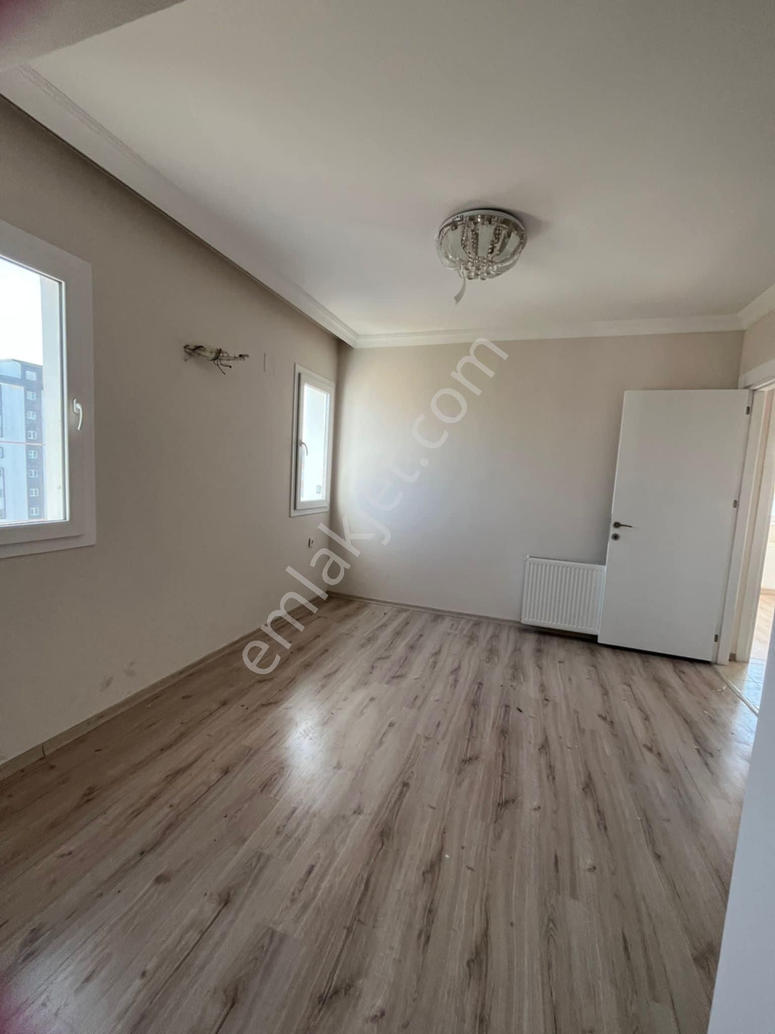 Osmangazide Site İçinde İskanlı 2+1 Cep Mutfak Kombili Daire