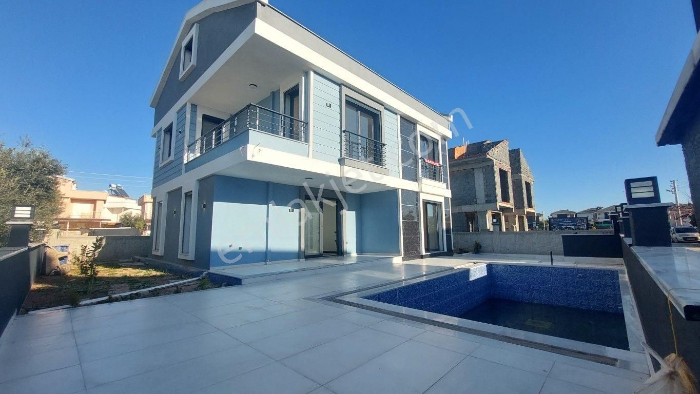 Didim Mavişehirde Plaja 700 Mt Mesafede Satılık 5+1 Müstakil Villa