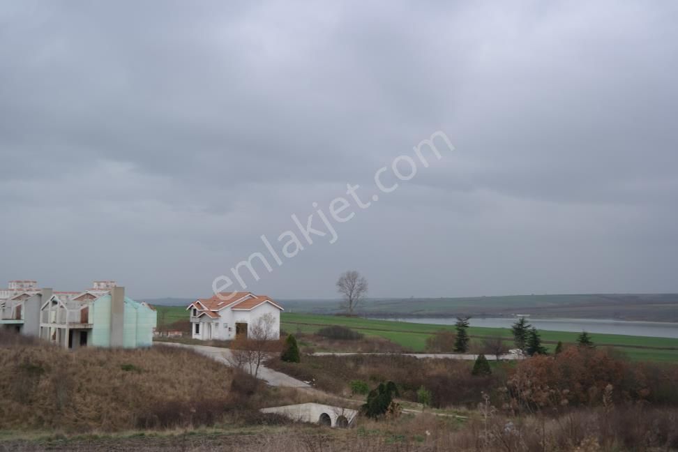 Silivri Balaban Da Gölet Manzaralı İmarlı 258m2 Satılık Arsa